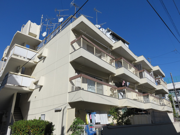 初台レヂデンスの外観