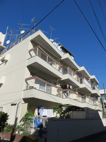 初台レヂデンスの外観