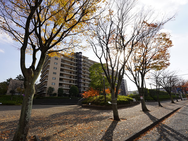 クレストヒルズの外観