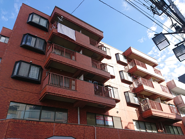 ドミナスイセザキ8吉田ビルの外観