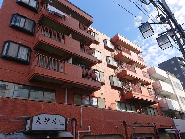 ドミナスイセザキ8吉田ビルの外観