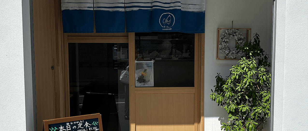 8:00 朝の葉山を散策しながら朝食