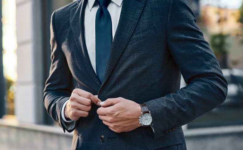 大人スーツの着こなし術　おしゃれなビジネスマンの暮らし