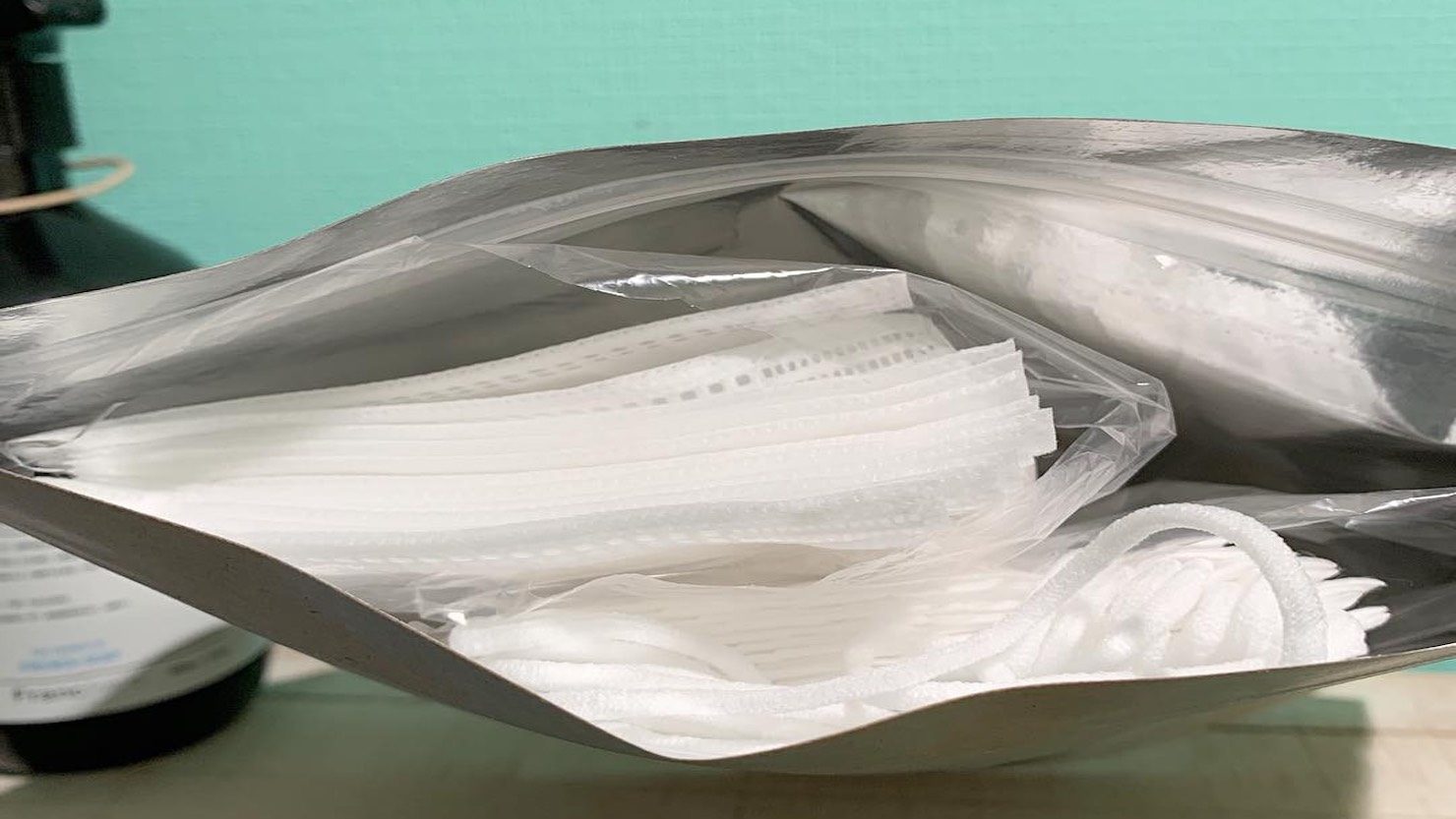 外出する際良く使用する「マスク」を玄関に収納