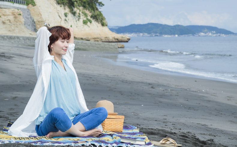 海のそばで暮らす。カフェにマリンスポーツに開放的な毎日を。