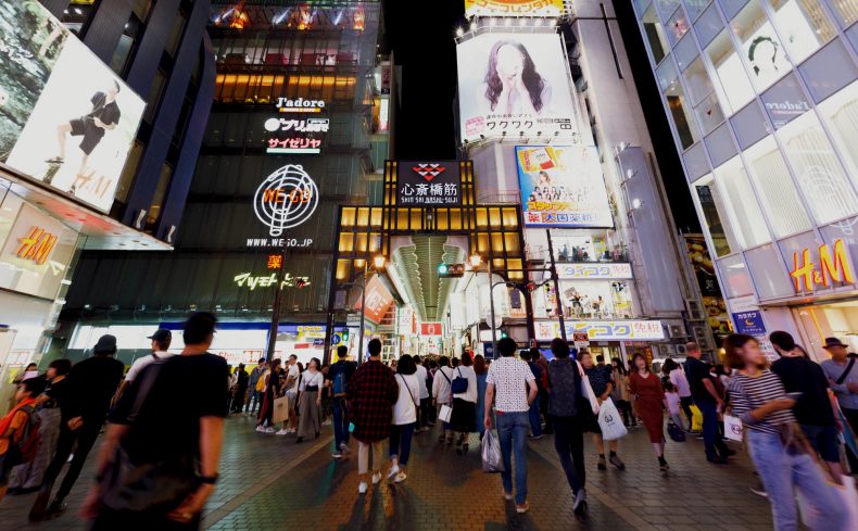 大阪の中心といえば？ 人情とトレンド溢れる心斎橋筋商店街で暮らそう