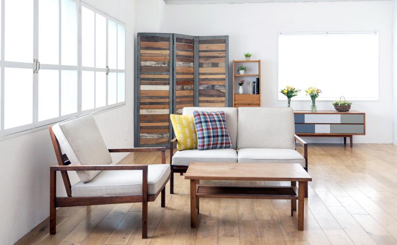マンションで自然素材のインテリアを楽しもう、無垢家具のある暮らし