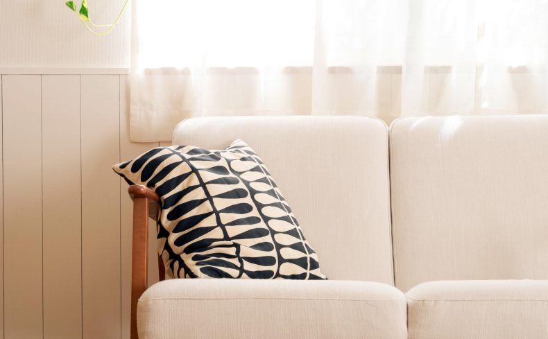 モノトーンインテリアの奥深い魅力。シンプルな中にも個性を出すポイント