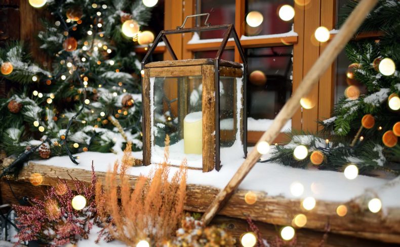 家でイルミネーションを灯そう。選び方や飾り方、事例をもとにご紹介！