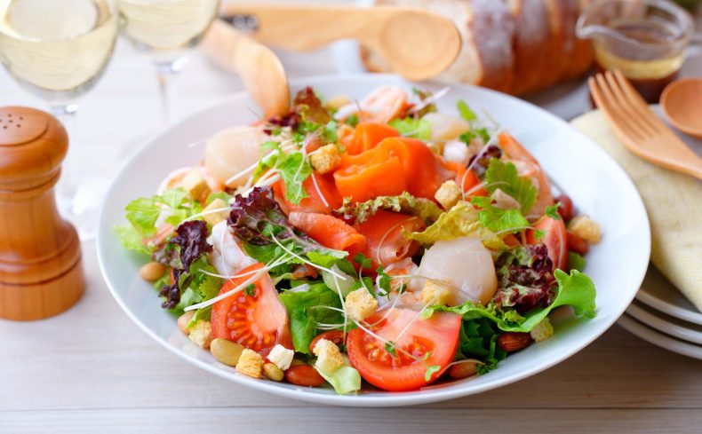 栄養＆ボリュームたっぷり、ごちそうサラダ！ 管理栄養士のおすすめレシピ