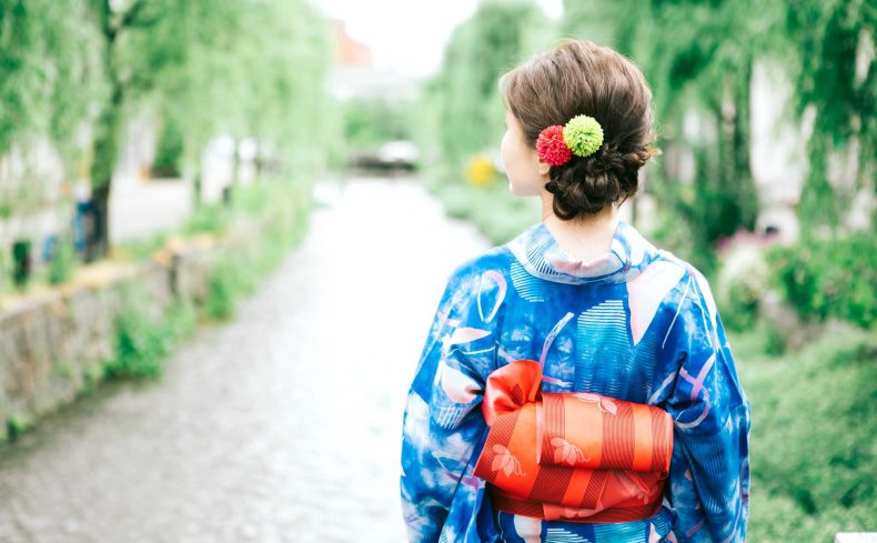 浴衣を自分で着てみよう。着付け方法やお手入れ方法を解説