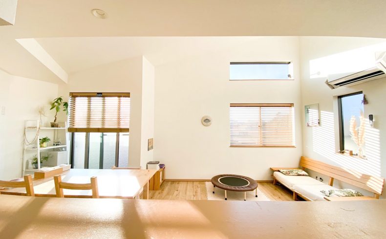 リラックスインテリアのつくり方。おうち時間を心地よく