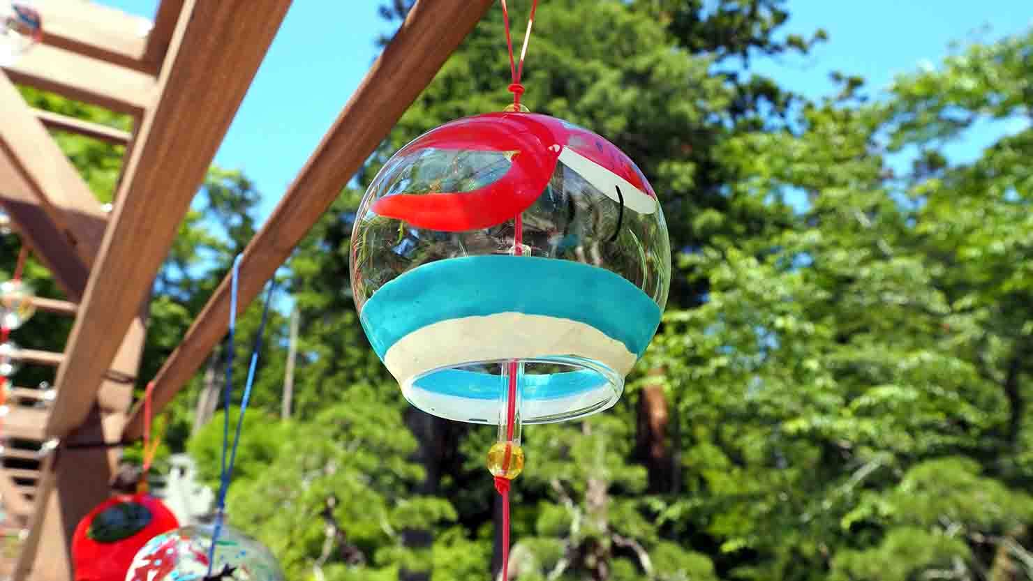 自然と調和する風鈴