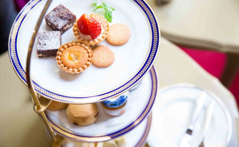 アフタヌーンティーを自宅で楽しむには？ 紅茶の入れ方、食器・アイテムの選び方を解説