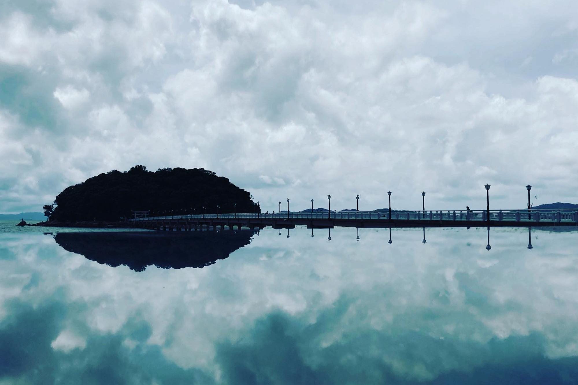 竹島・ガマニ塩湖がリフレクション写真で話題。今いちばん気になるまち蒲郡の人気スポットを紹介