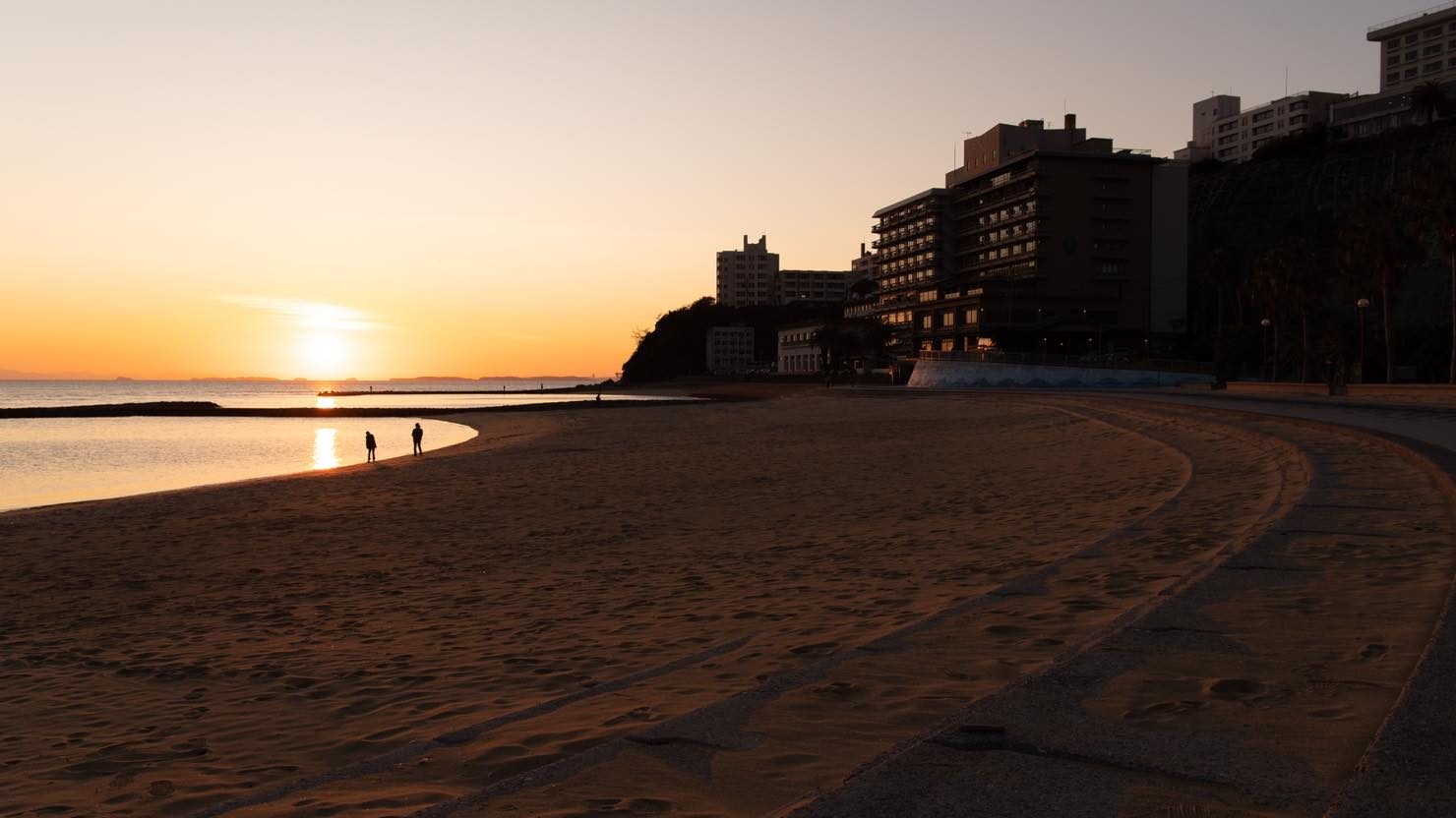 サンセットビューを楽しめる西浦温泉パームビーチ 