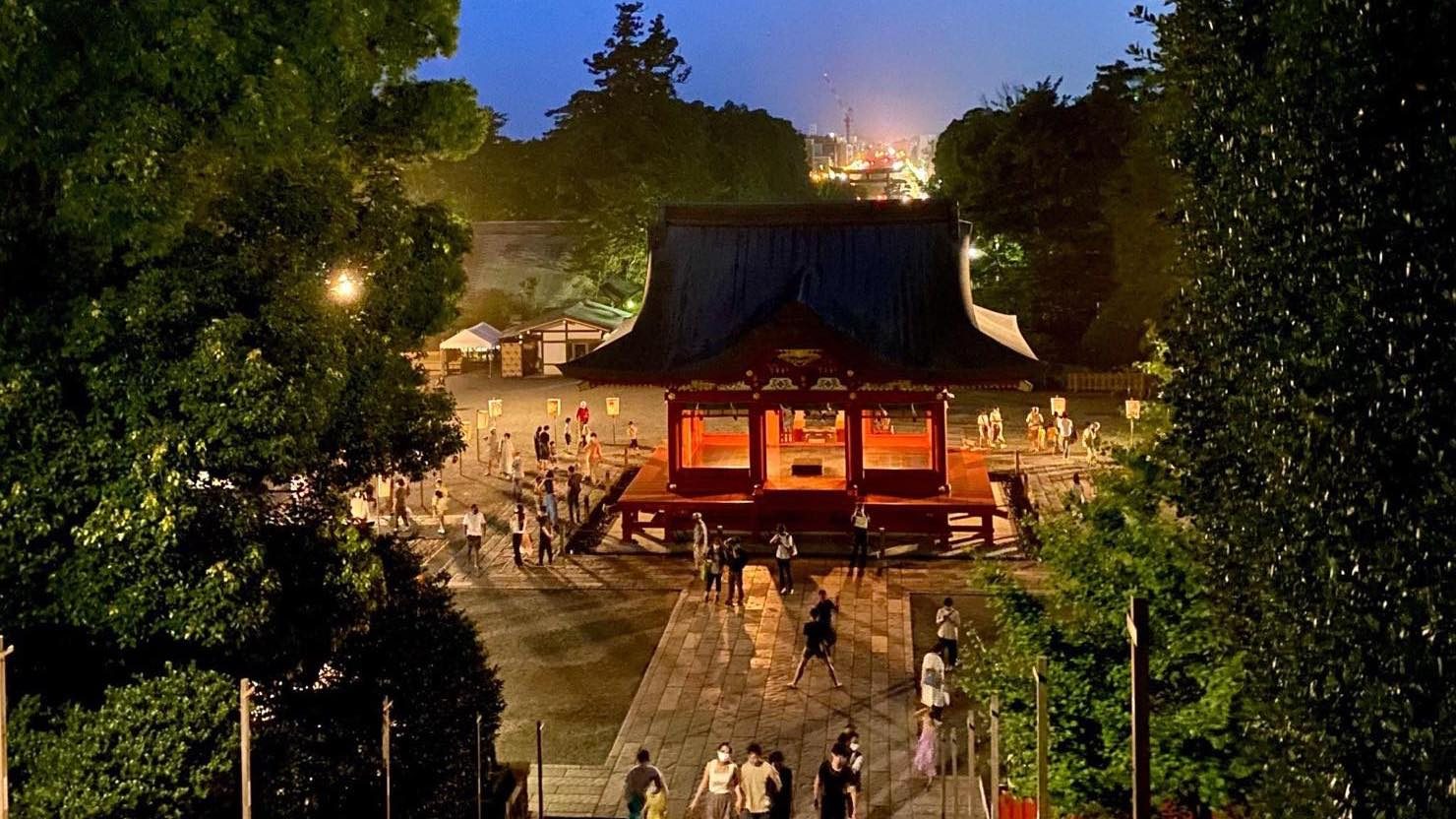 2021年8月に鶴岡八幡宮で開催されたぼんぼり祭で撮影。例年よりかなり人は少ない