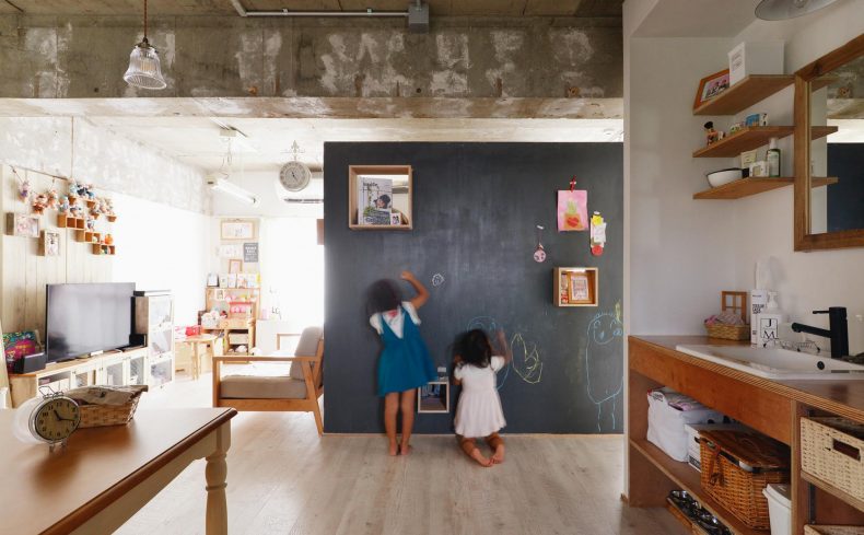 空間アイデアが光るマンションリノベ実例。暮らしに合わせて変わる家『団地育ちの原風景』