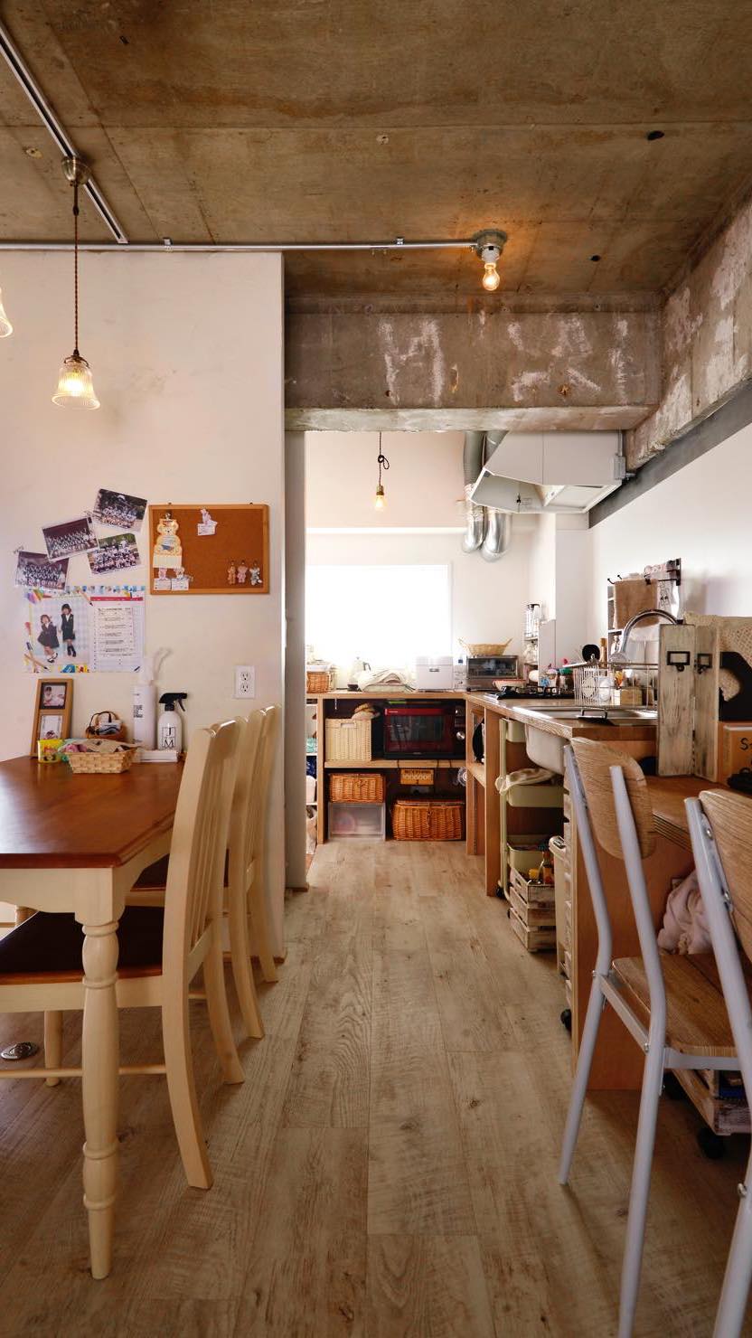 L字の造作キッチンは作業効率が抜群