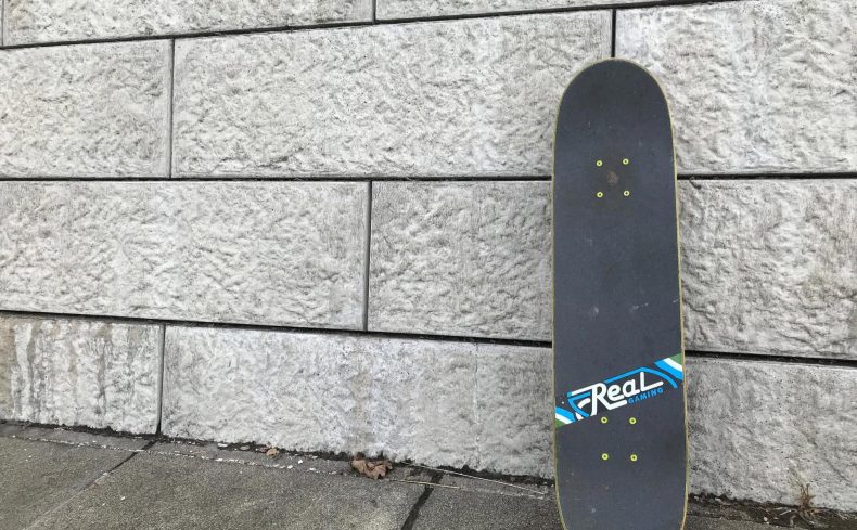 スケボー初心者が知っておきたいこと。 ボードの選び方や必要なアイテムまとめ