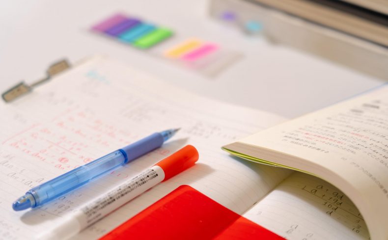 主婦におすすめの資格と生かし方。隙間時間を活用して日常を豊かに