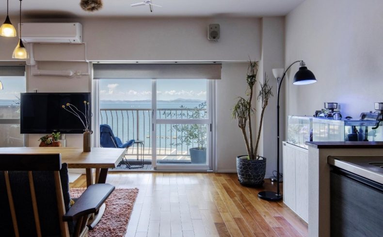 穏やかな瀬戸内海の絶景をリビングから望む、マンションリノベーション事例
