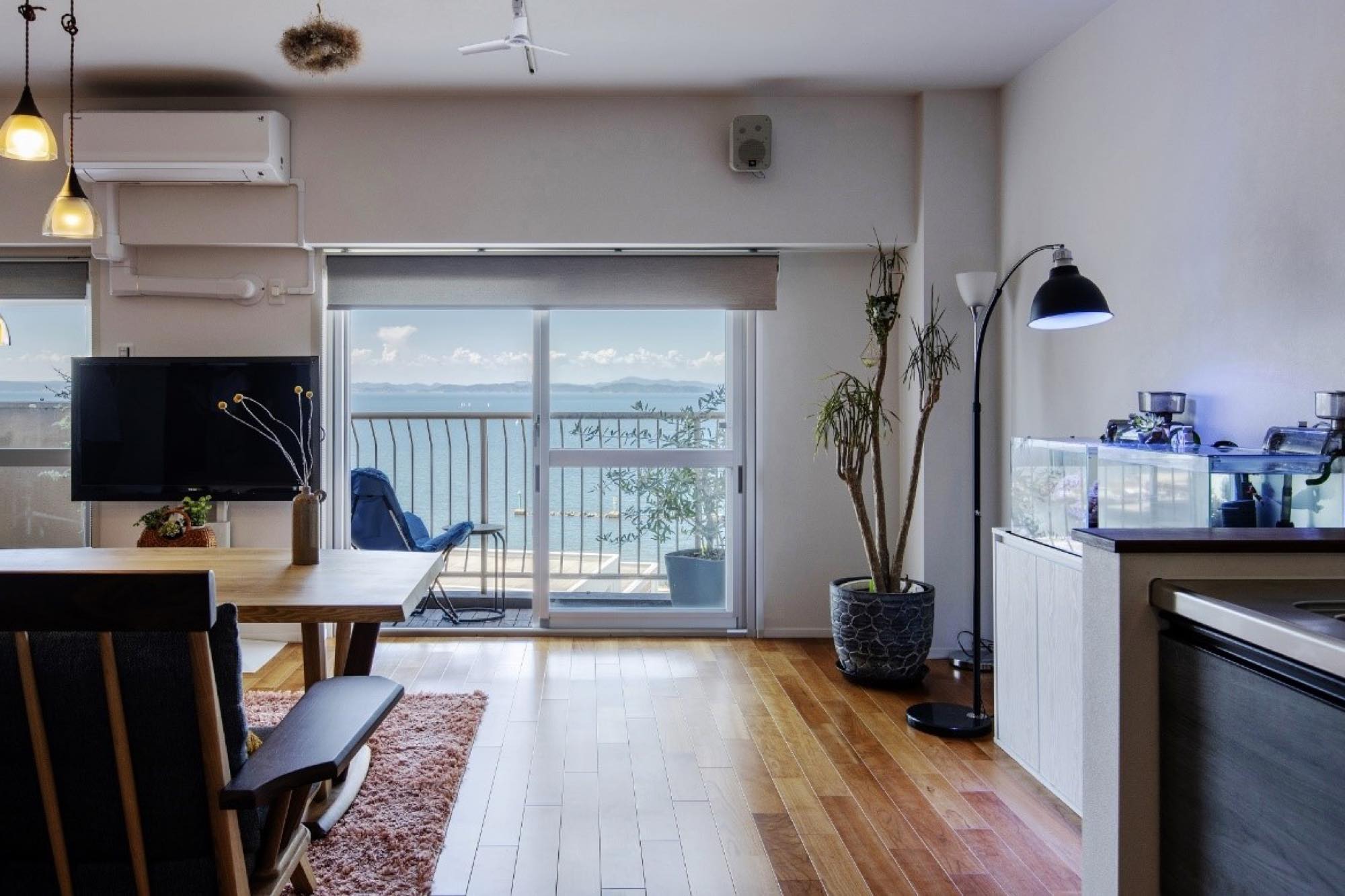 穏やかな瀬戸内海の絶景をリビングから望む、マンションリノベーション事例｜暮らし方から物件探し