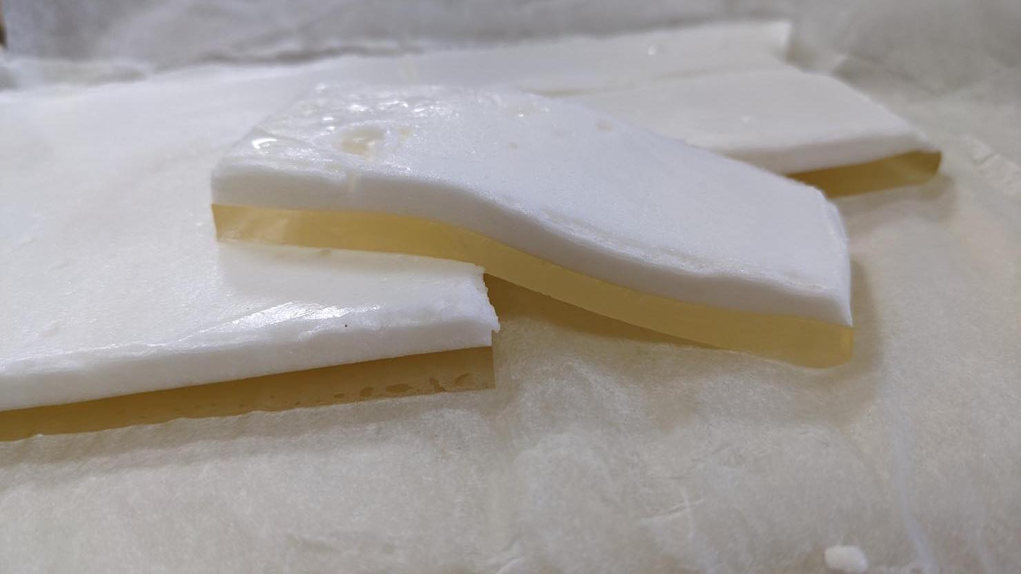 失敗して2層になったマシュマロ