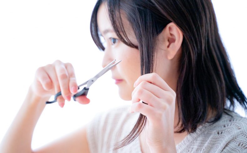 女性向けセルフカットのやり方！2年チャレンジした私が失敗しないコツや注意点をご紹介
