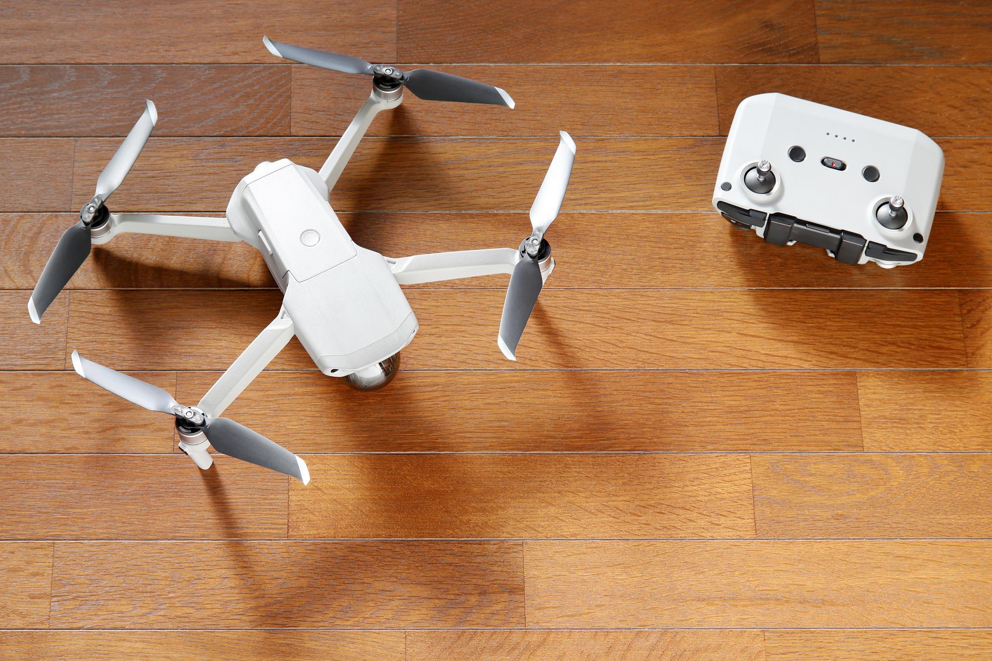 家の中で遊べる「ドローンファイト」とは？ 大人も子どもも大興奮の新しい遊び