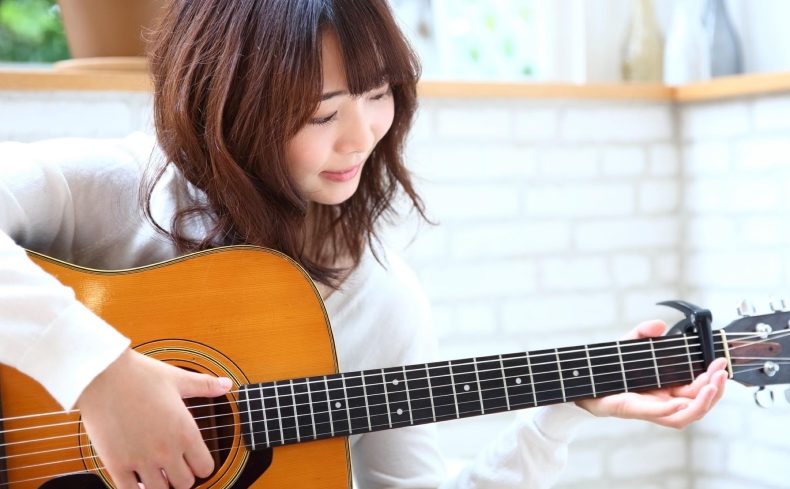 【特集】ギター、フルート、アイリッシュハープ、趣味の楽器をとことん楽しむ暮らし。始め方や注意点をまとめてご紹介