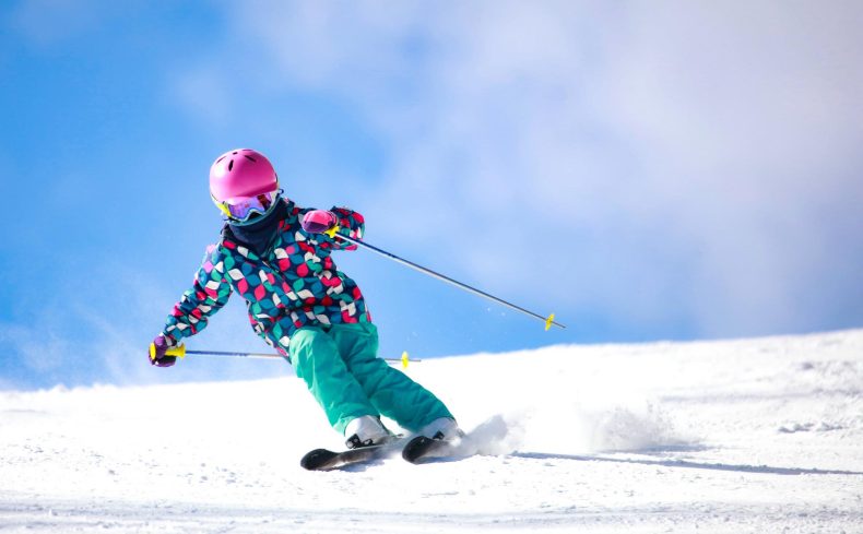 スキーを始めよう！ 必要なアイテム・楽しむコツ・初心者向けの注意点・上達のコツ