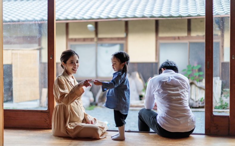 縁側で素敵なおうち時間を過ごそう！ 縁側の活用方法やメリットを紹介