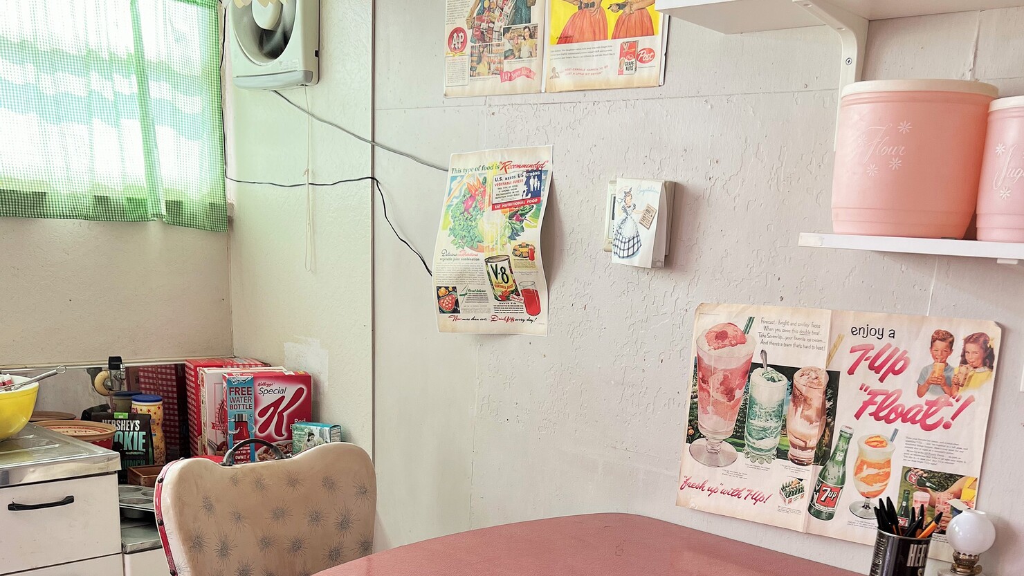 アメリカンハウス（米軍ハウス）の内観　　© 愛莉