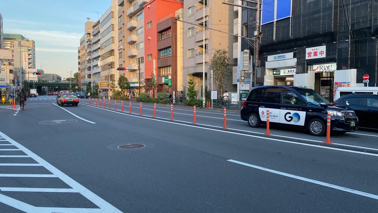 曙橋駅前靖国通り沿い