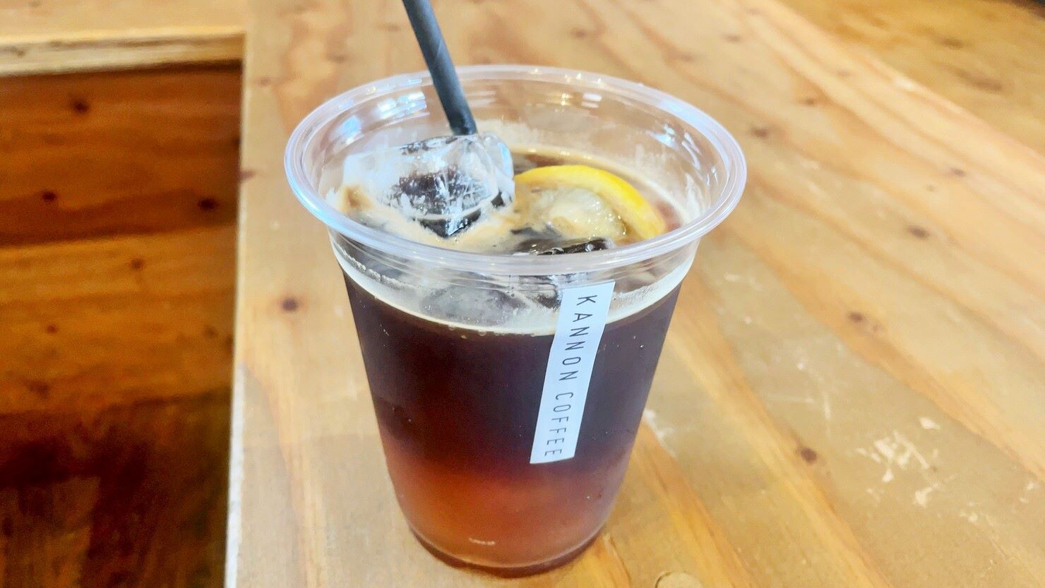 8月限定メニュー、ミントエスプレッソソーダ© 宇田まあや