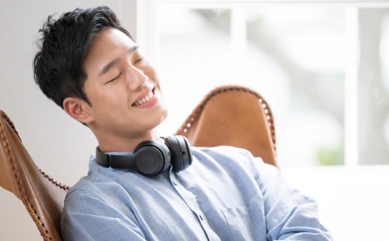 家でリラックスして過ごすには？ハンモックやニクセンなど、取り入れたいリラックス術【特集】