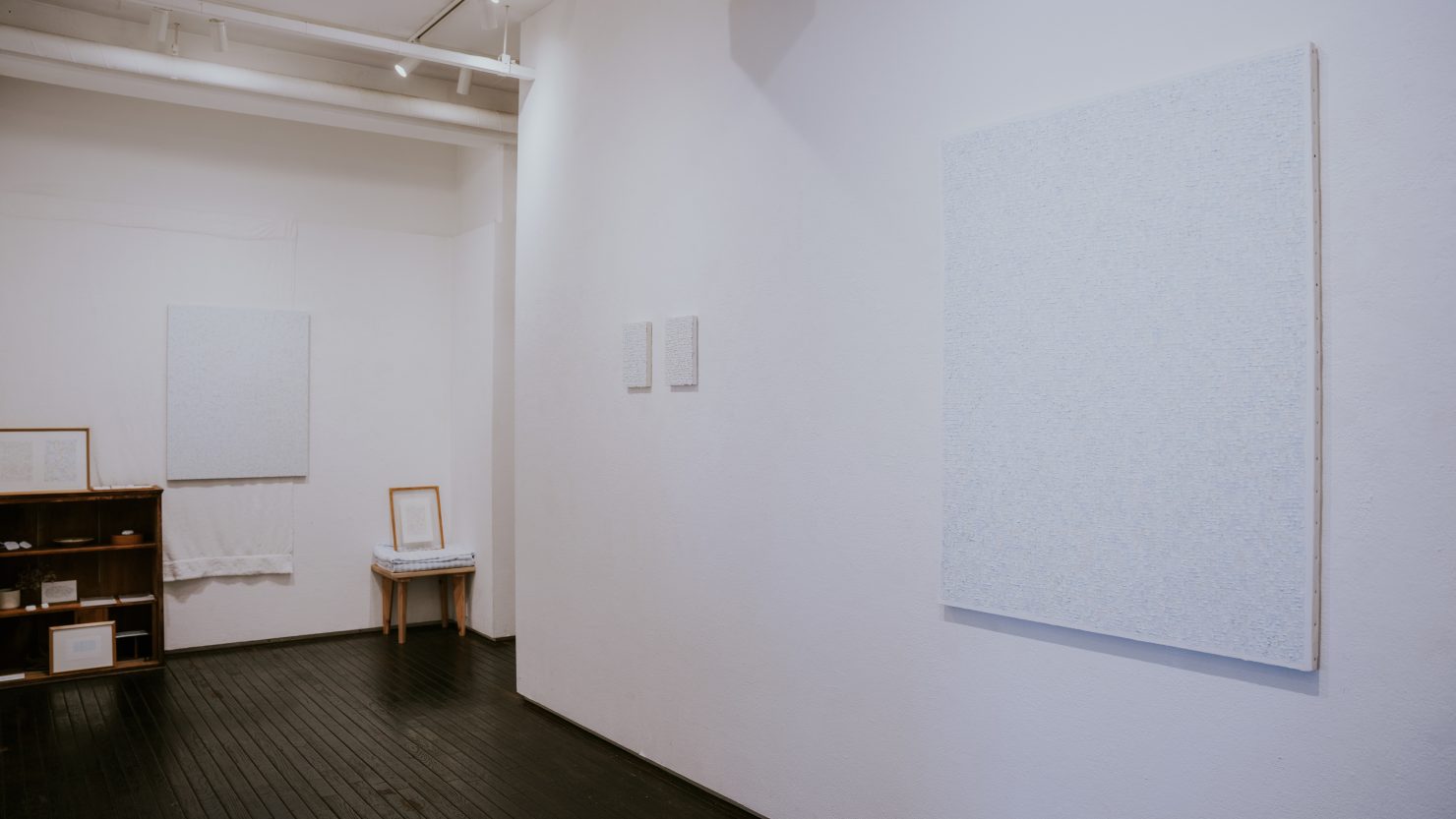 1ヶ月に1回のペースで作家の展示を行うギャラリースペース。さまざまなワークショップも開催される