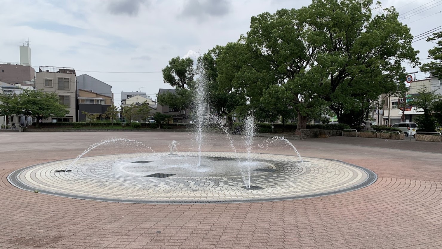 三ノ瀬公園内の噴水広場