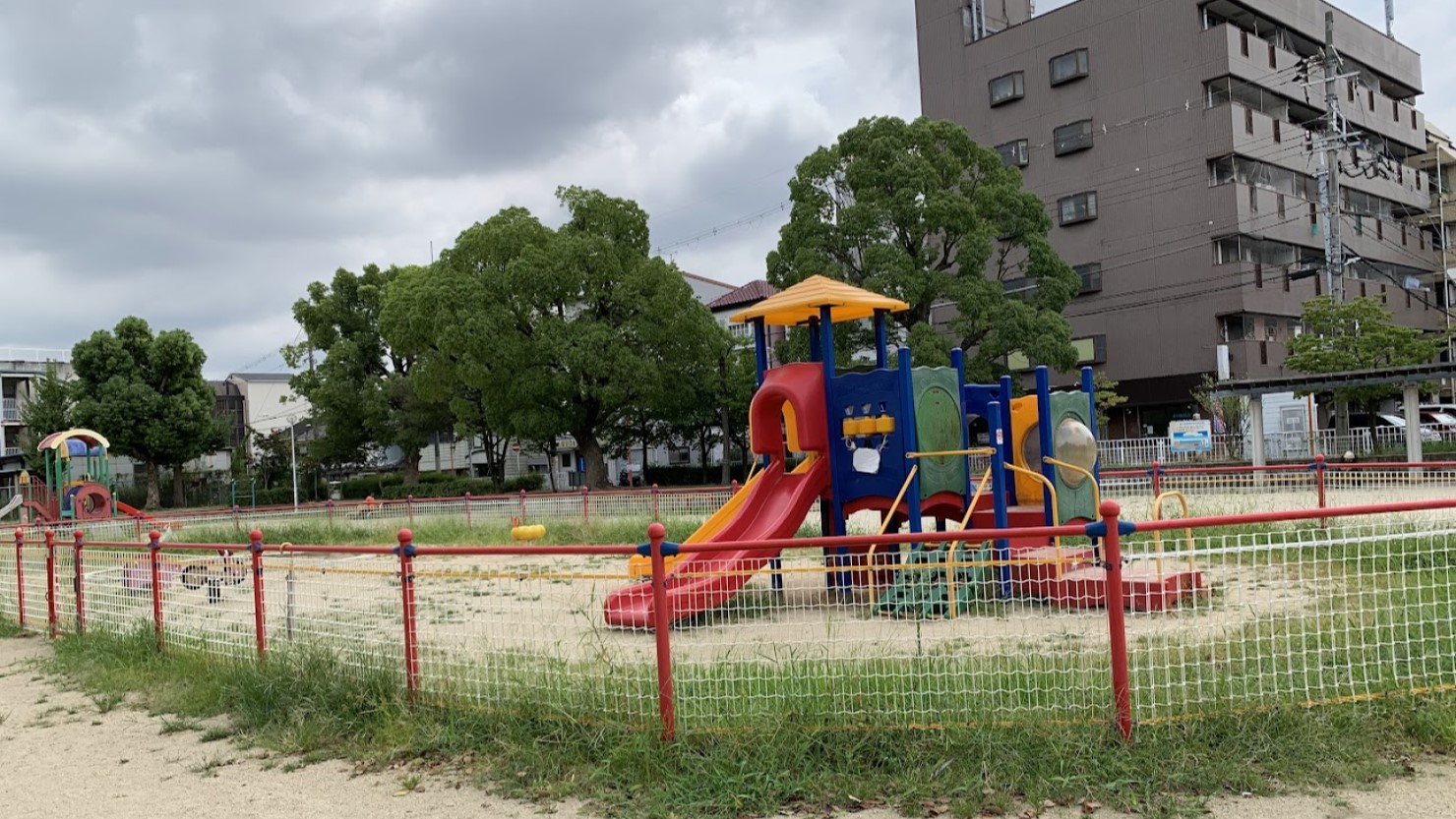 三ノ瀬公園内の遊具広場