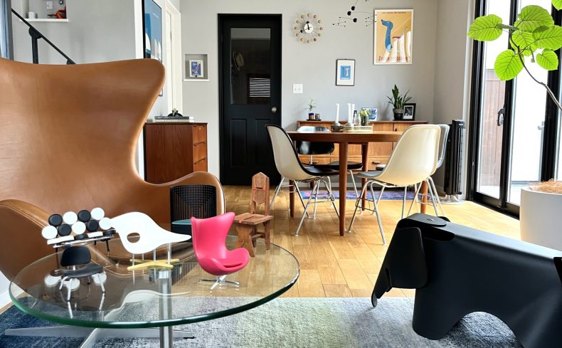 ​​好きな物に囲まれて暮らす「マキシマリスト」。29脚の椅子と暮らす私のライフスタイル