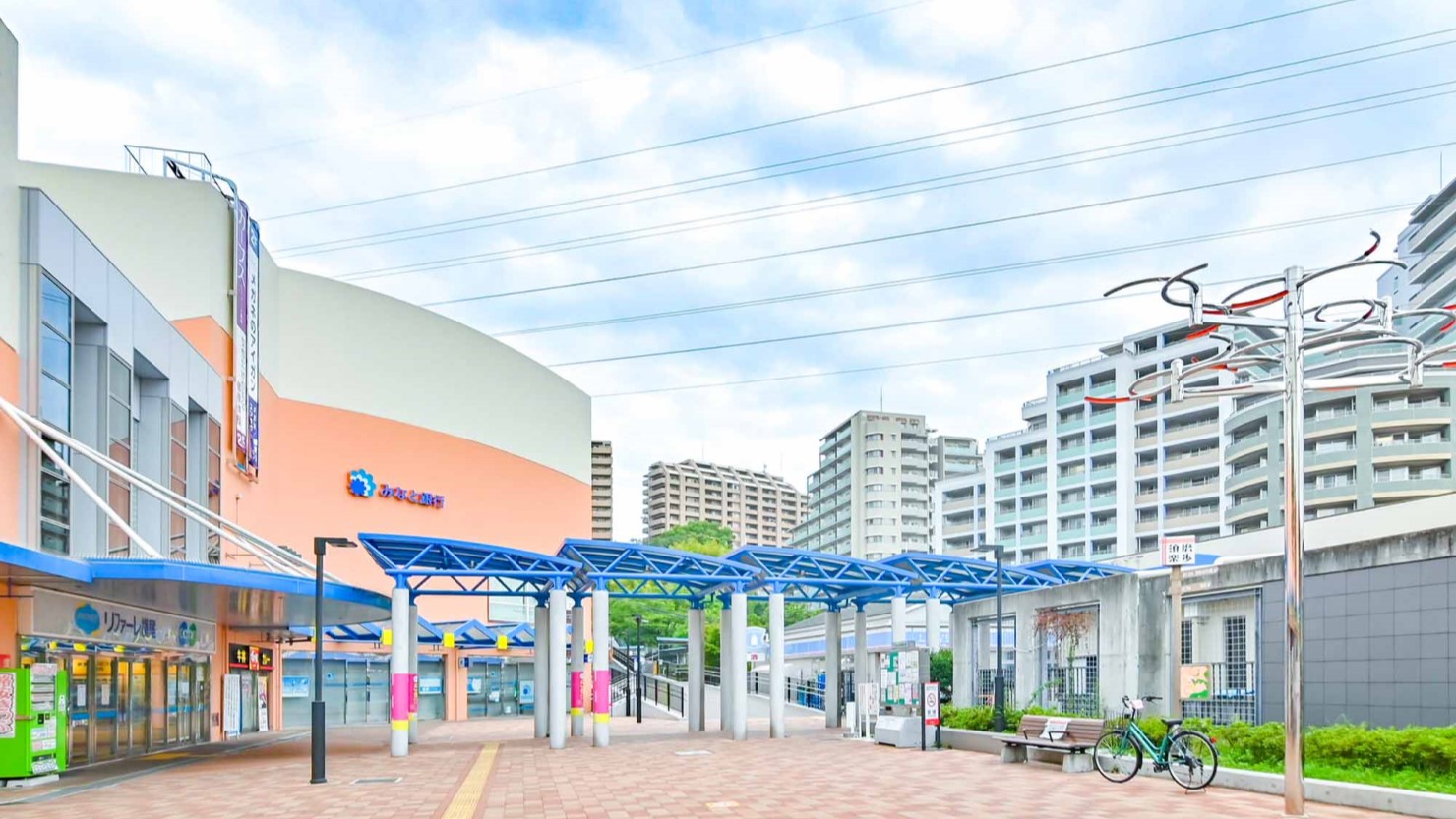 妙法寺駅前の様子