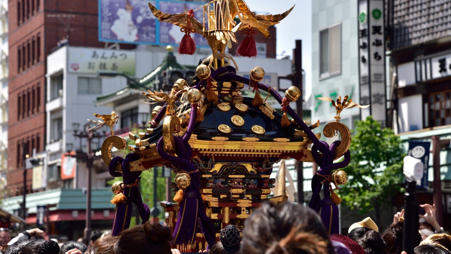 三社祭の神輿