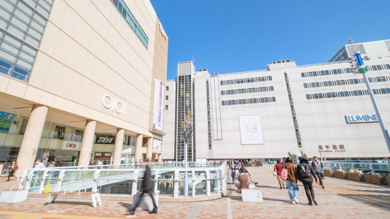 北千住西口駅前デッキ