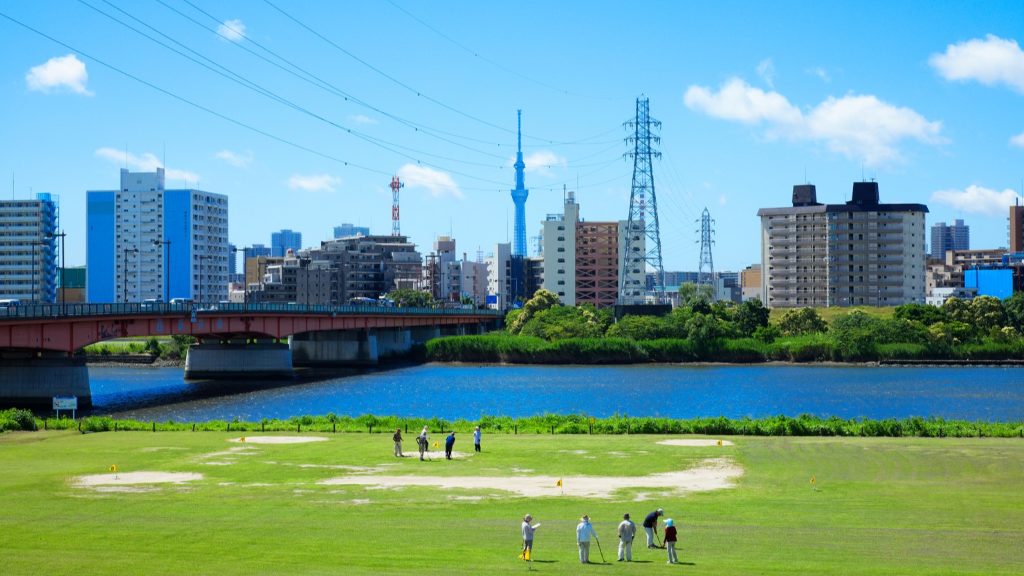 荒川河川敷と西新井橋