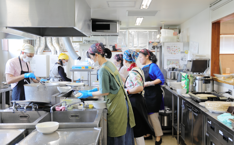 国際交流がさかんな大阪・箕面市。多国籍料理が楽しめる「commm cafe」ができるまで