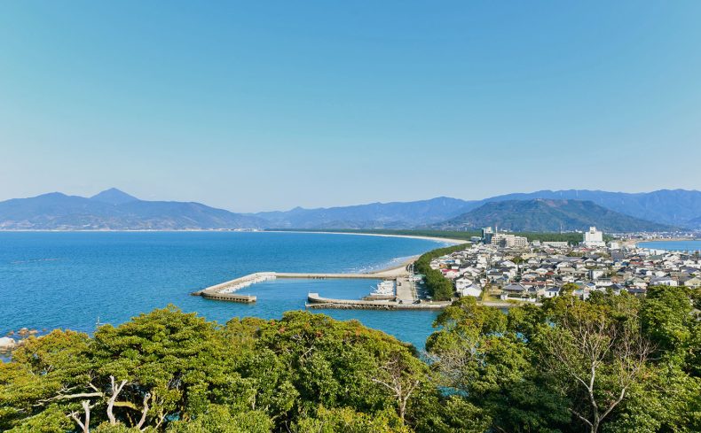 佐賀県唐津の買い物・医療事情は? 埼玉から移り住んだ経験者に聞く地方移住の「リアル」