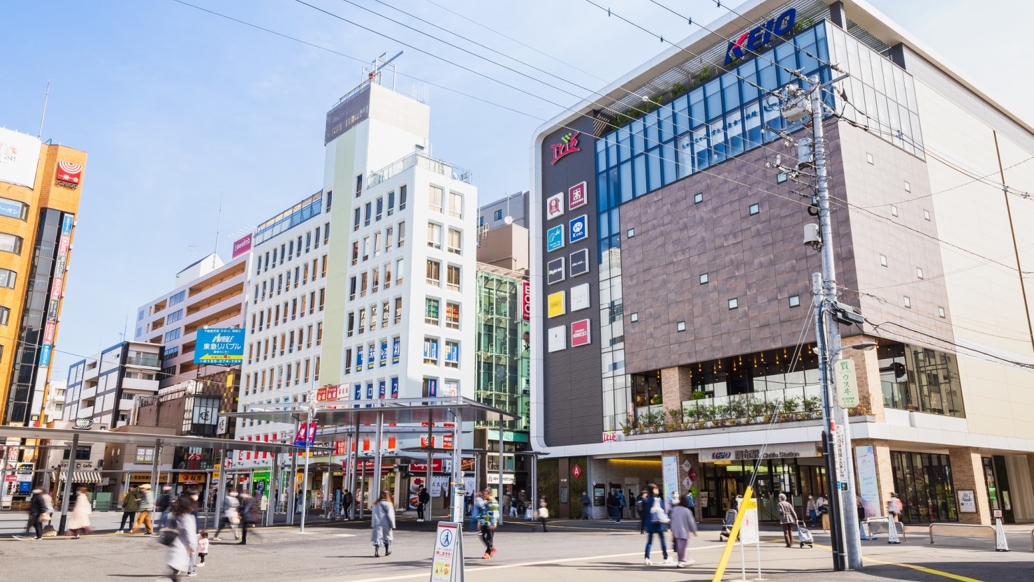 調布駅中央口の風景