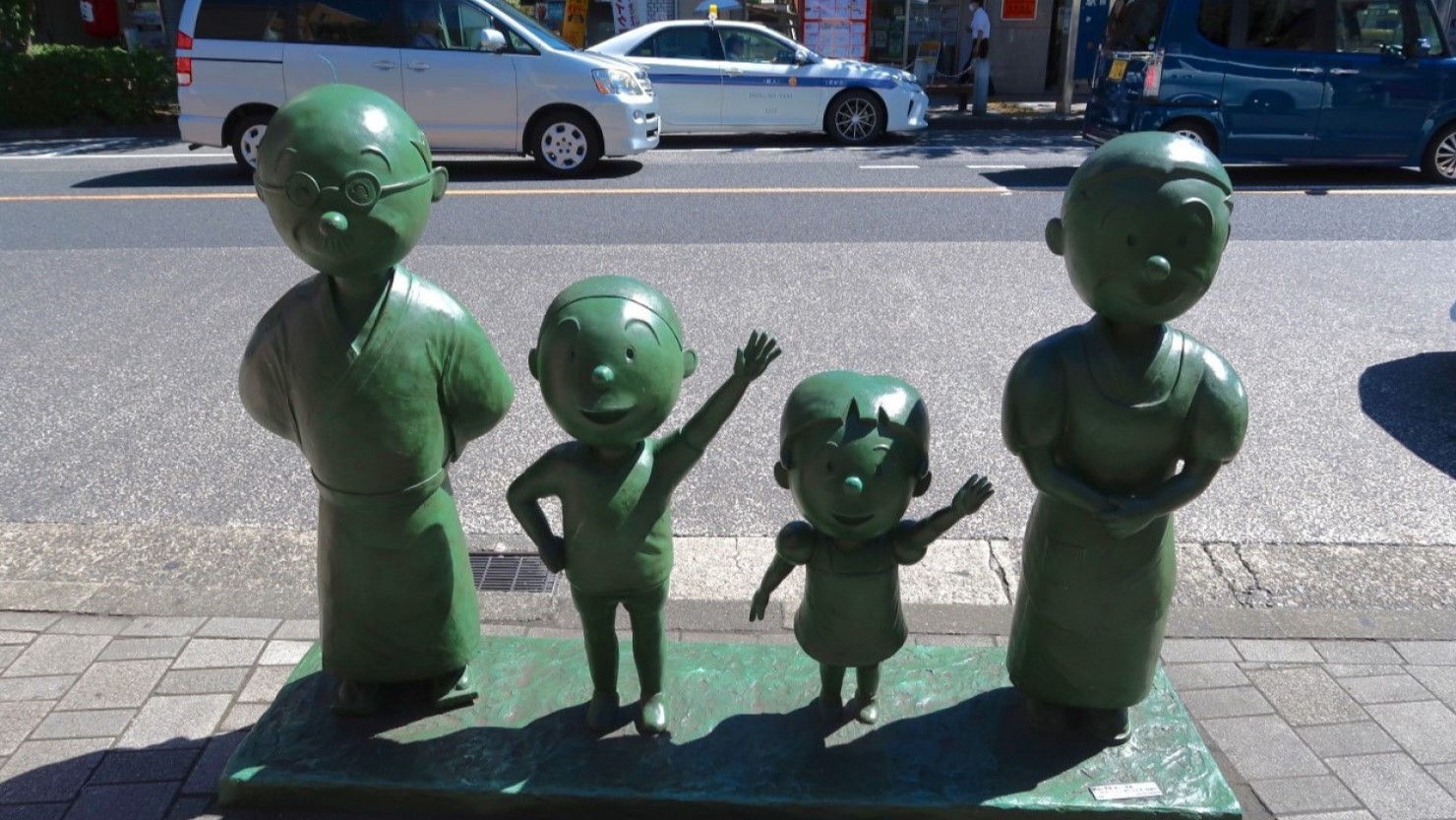 場所によってキャラクターも異なるサザエさんの銅像