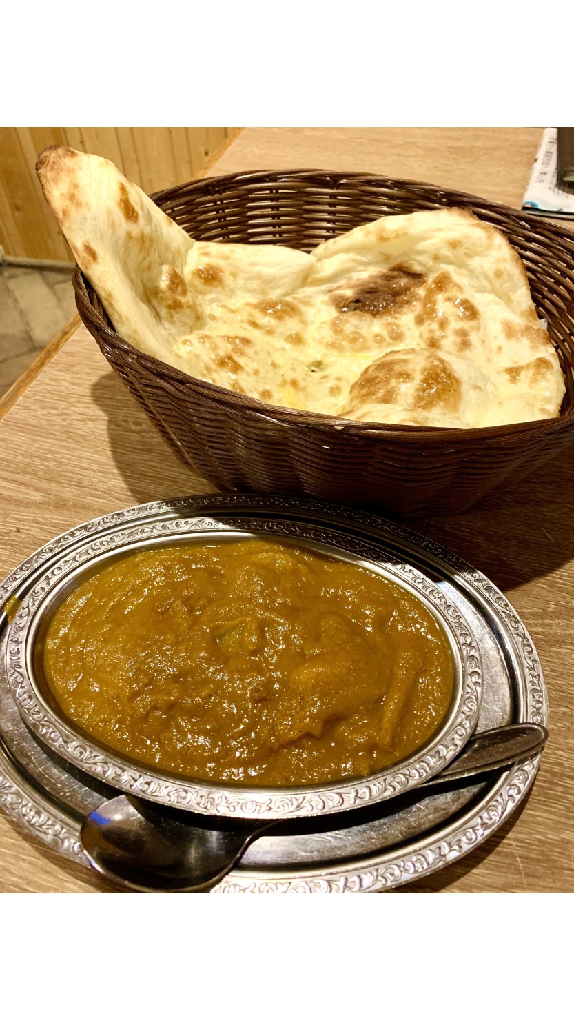 本格的なチキンカレー（1,200円）